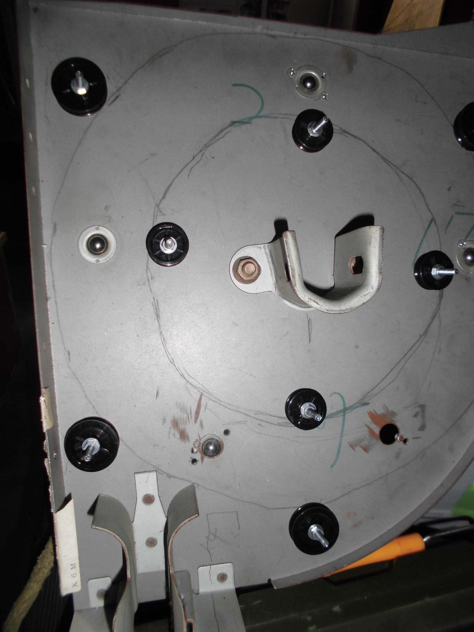 ザ・ローラー》はシャッターの傾斜接触による摩耗を防ぎ、スムーズな開閉。